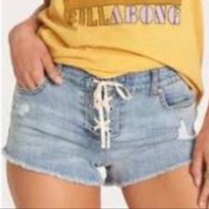 Billabong Lite Hearted Distress Laceup shorts 27